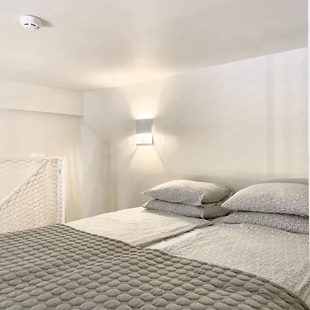 Cozy Loft Next To Old Town