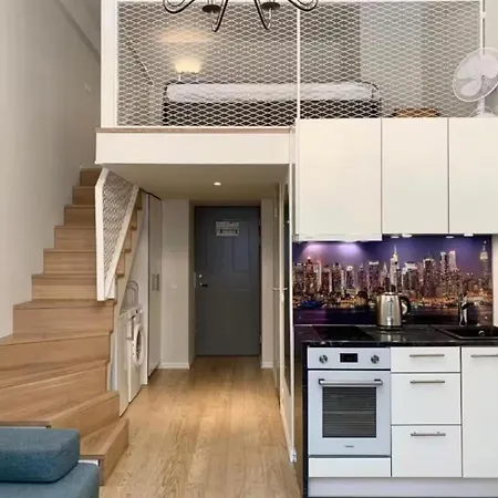 Cozy Loft Next To Old Town Apartment *