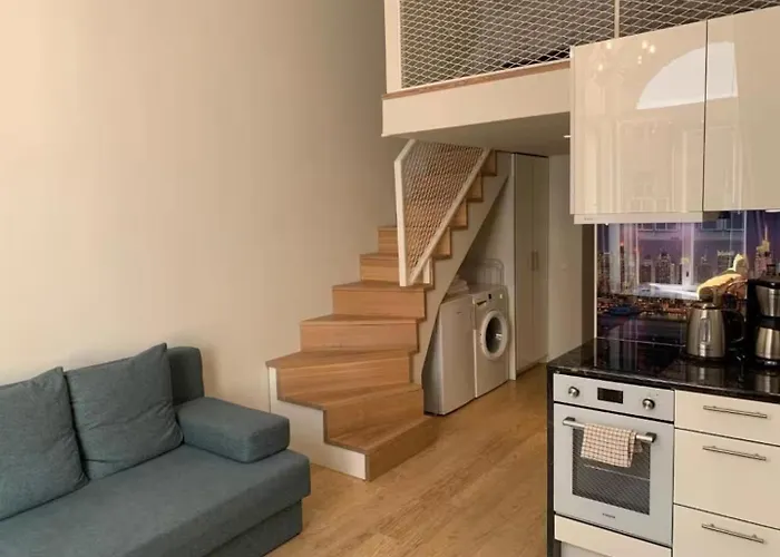 Cozy Loft Next To Old Town 公寓 *